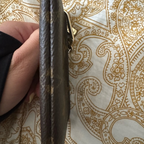 LV KEY POUCH - Picture 10 of 14